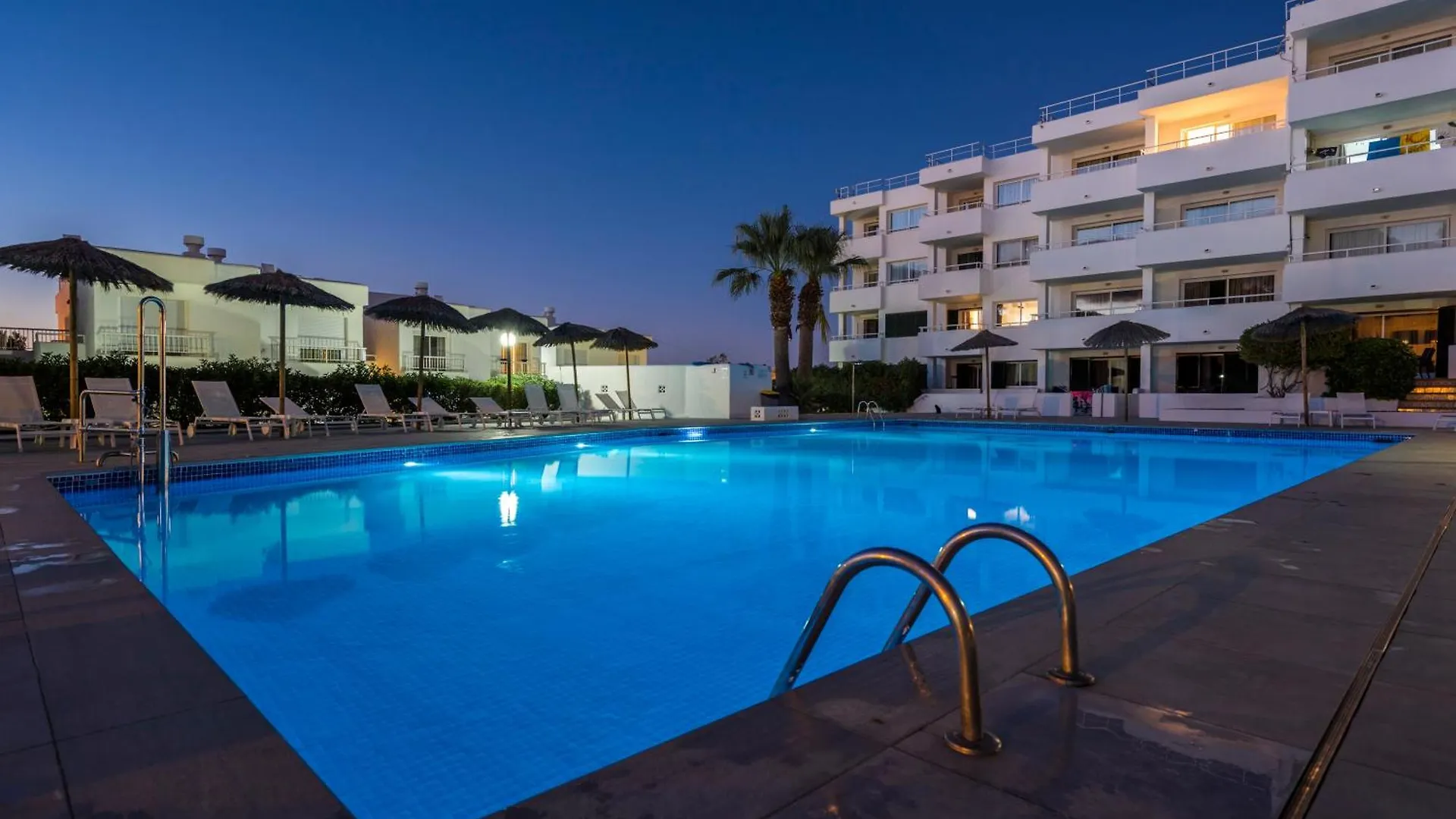 Aparthotel Camelina Suites San Antonio