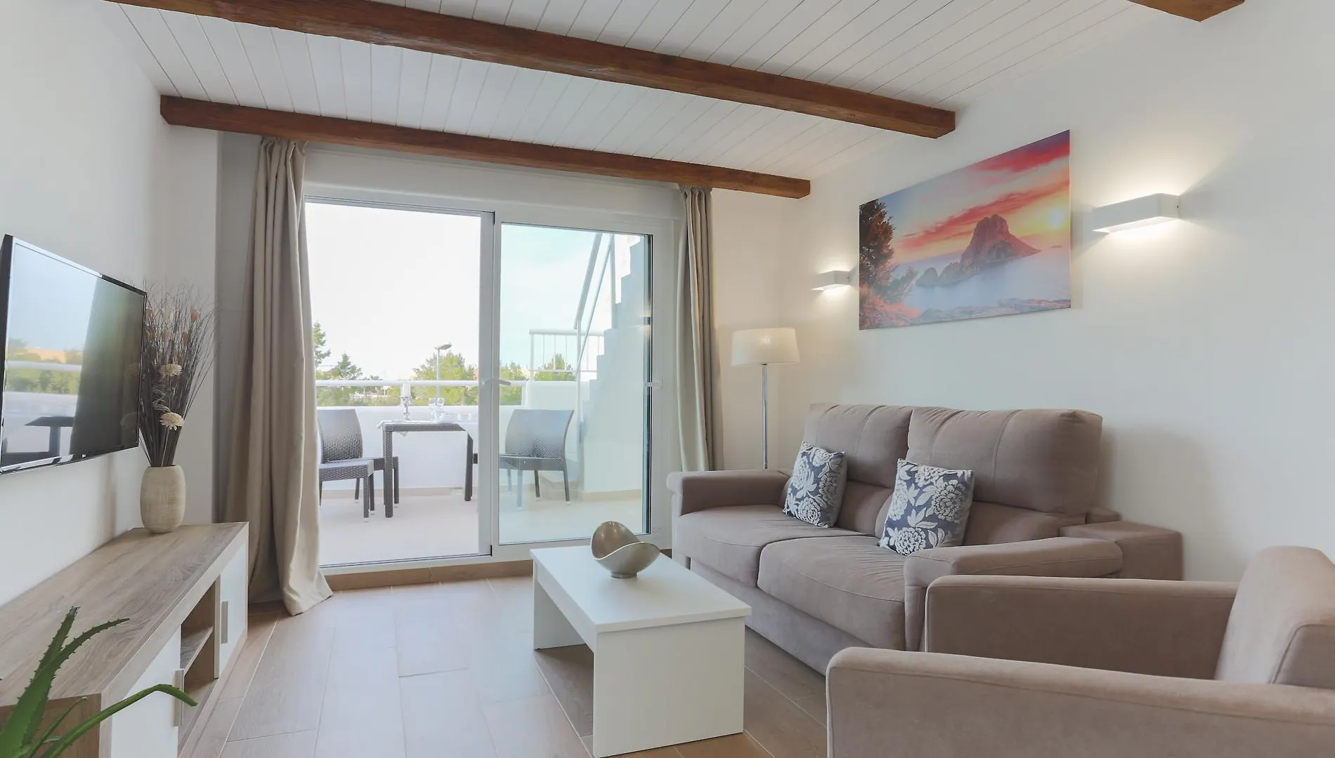 Camelina Suites San Antonio  Aparthotel San Antonio (Ibiza)