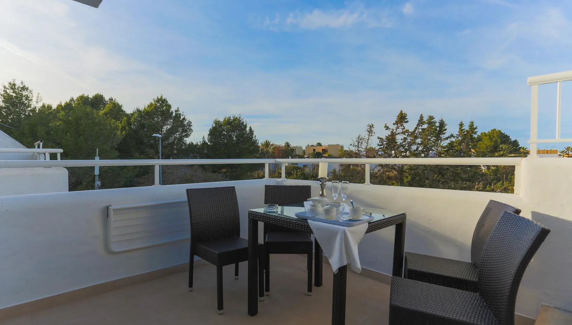 Aparthotel Camelina Suites San Antonio